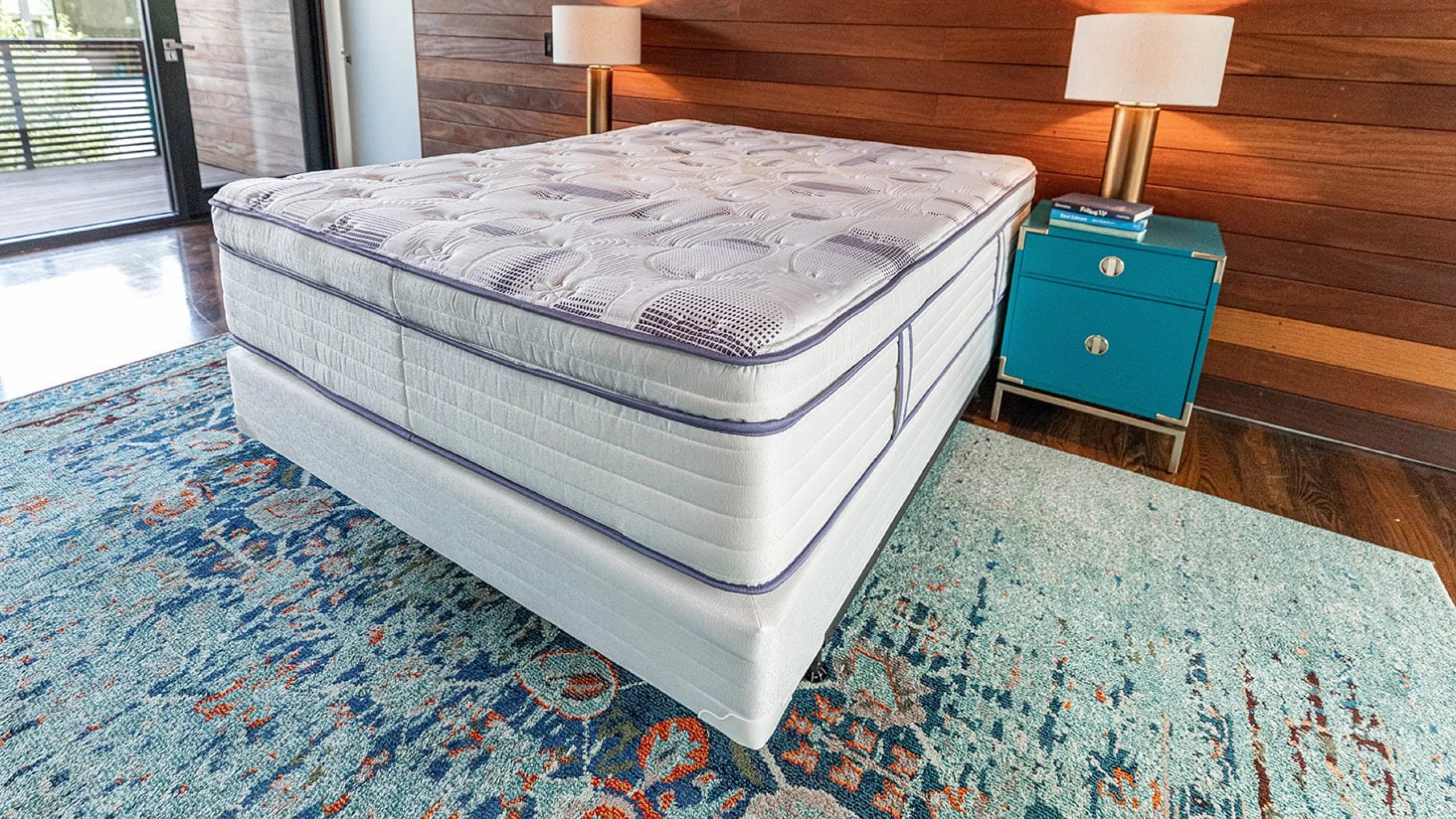 Bel Air ET Deluxe mattress angled view